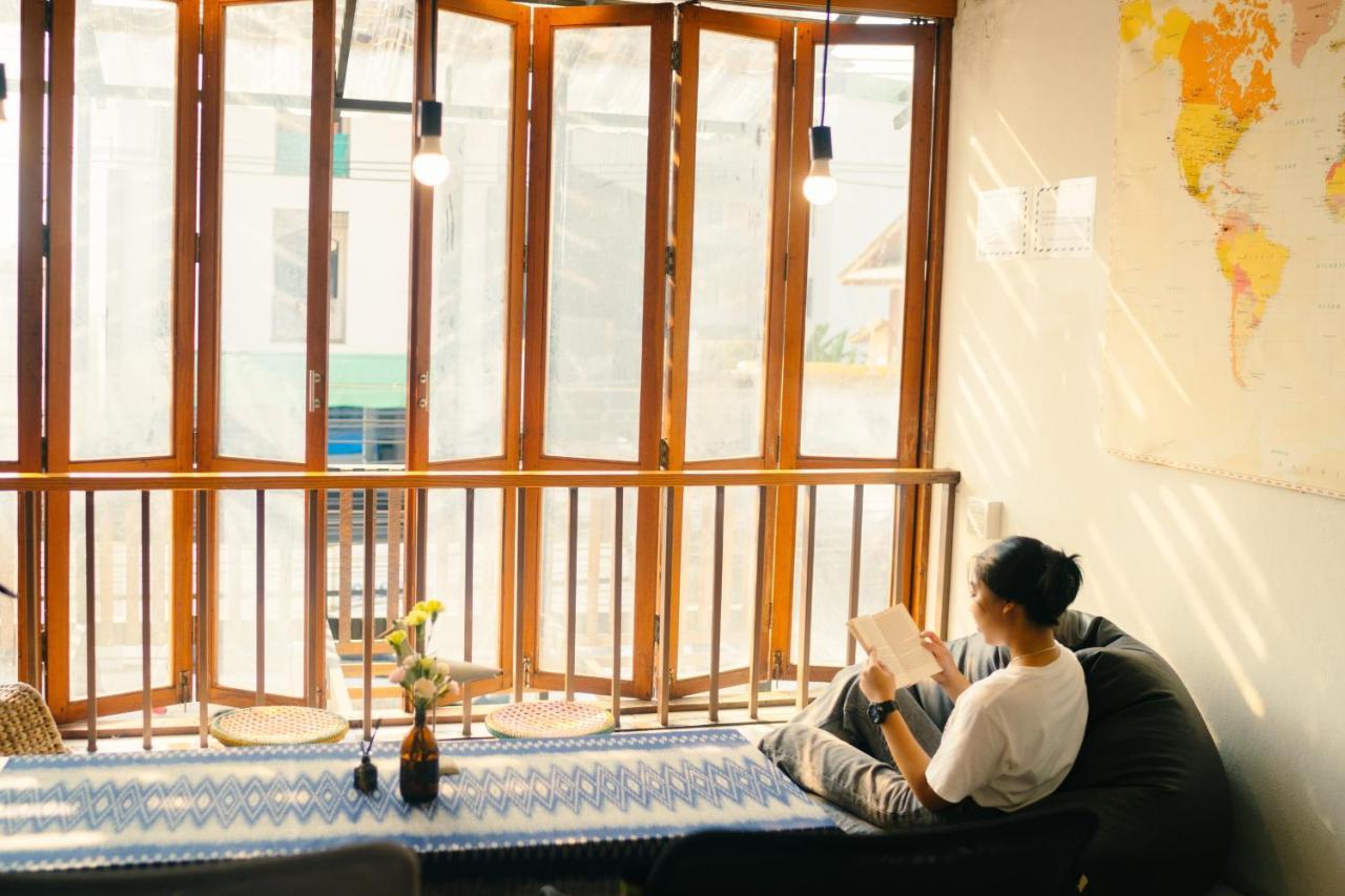 Happynest Hostel Chiang Rai Bagian luar foto