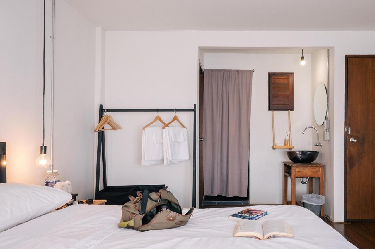 Happynest Hostel Chiang Rai Bagian luar foto