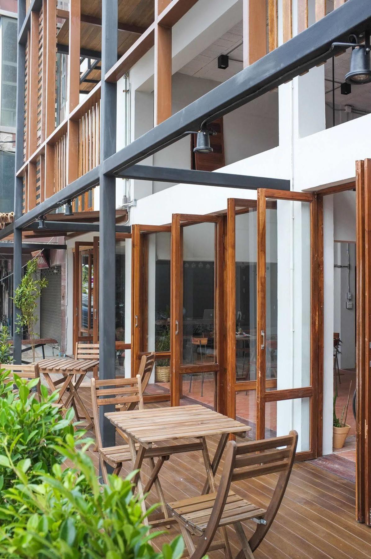 Happynest Hostel Chiang Rai Bagian luar foto