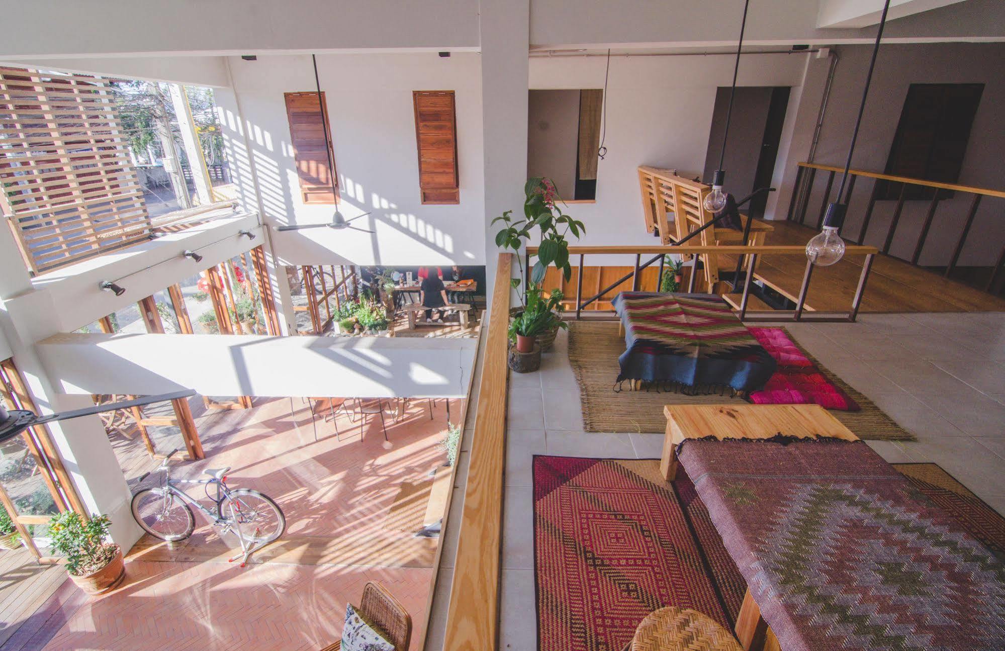 Happynest Hostel Chiang Rai Bagian luar foto